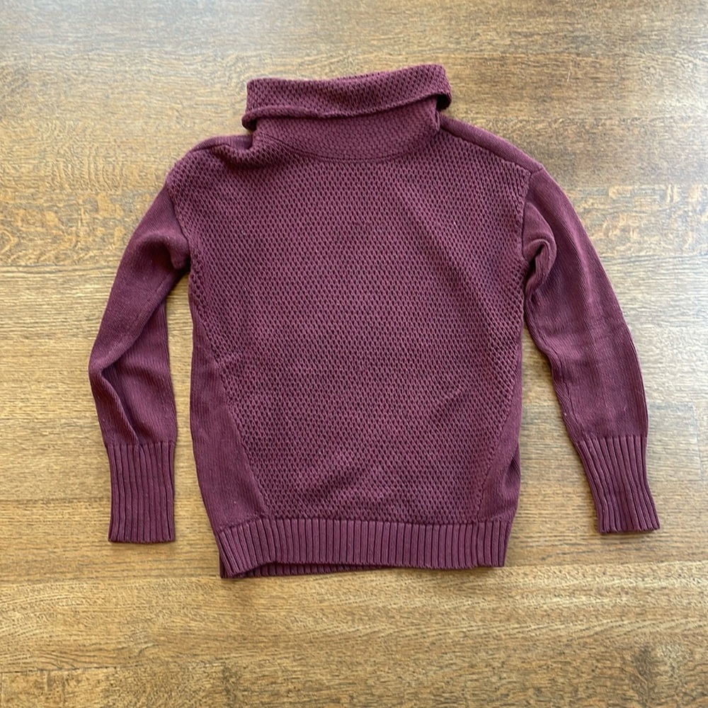 Athleta burgundy turtleneck sweater